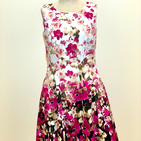 🌺White House Black Market Floral Fit & Flare - Picture 2 of 13